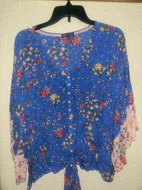 Democracy Blue Floral Button-Front Tie-Hem Blouse